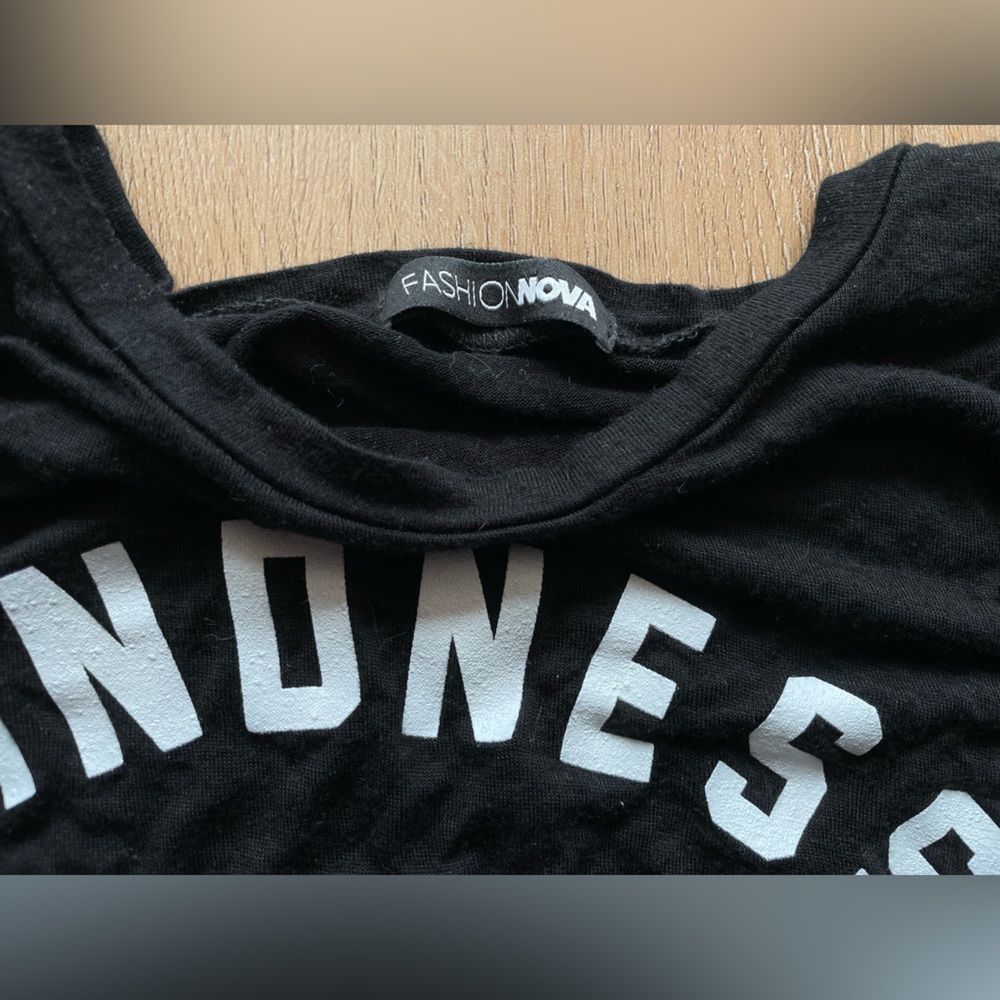 Fashion Nova Kindness Is Free Side Ruched Crop Top - Picture 3 of 6